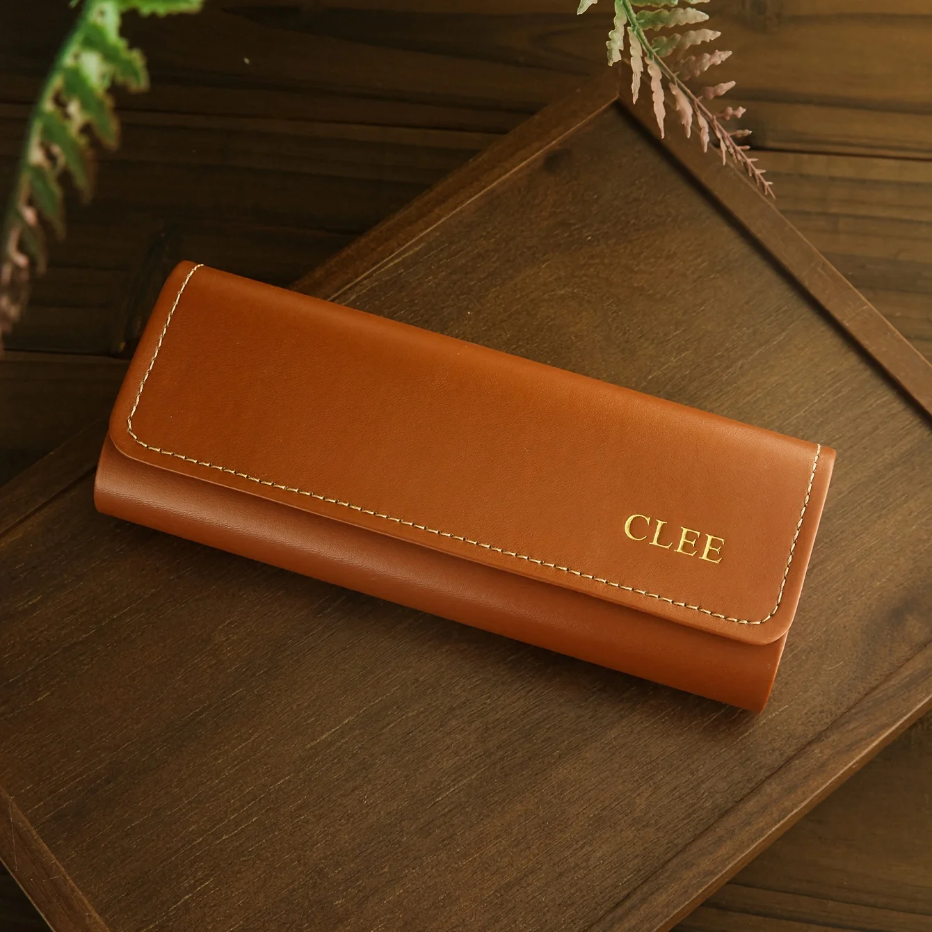 Personalisierte Brillenbox mit Initialen, Vintage, schützend, wasserdicht, Reise-Brillenetui, Leder, für Damen und Herren, Sonnenbrillen-Aufbewahrungsbox – Detail 10