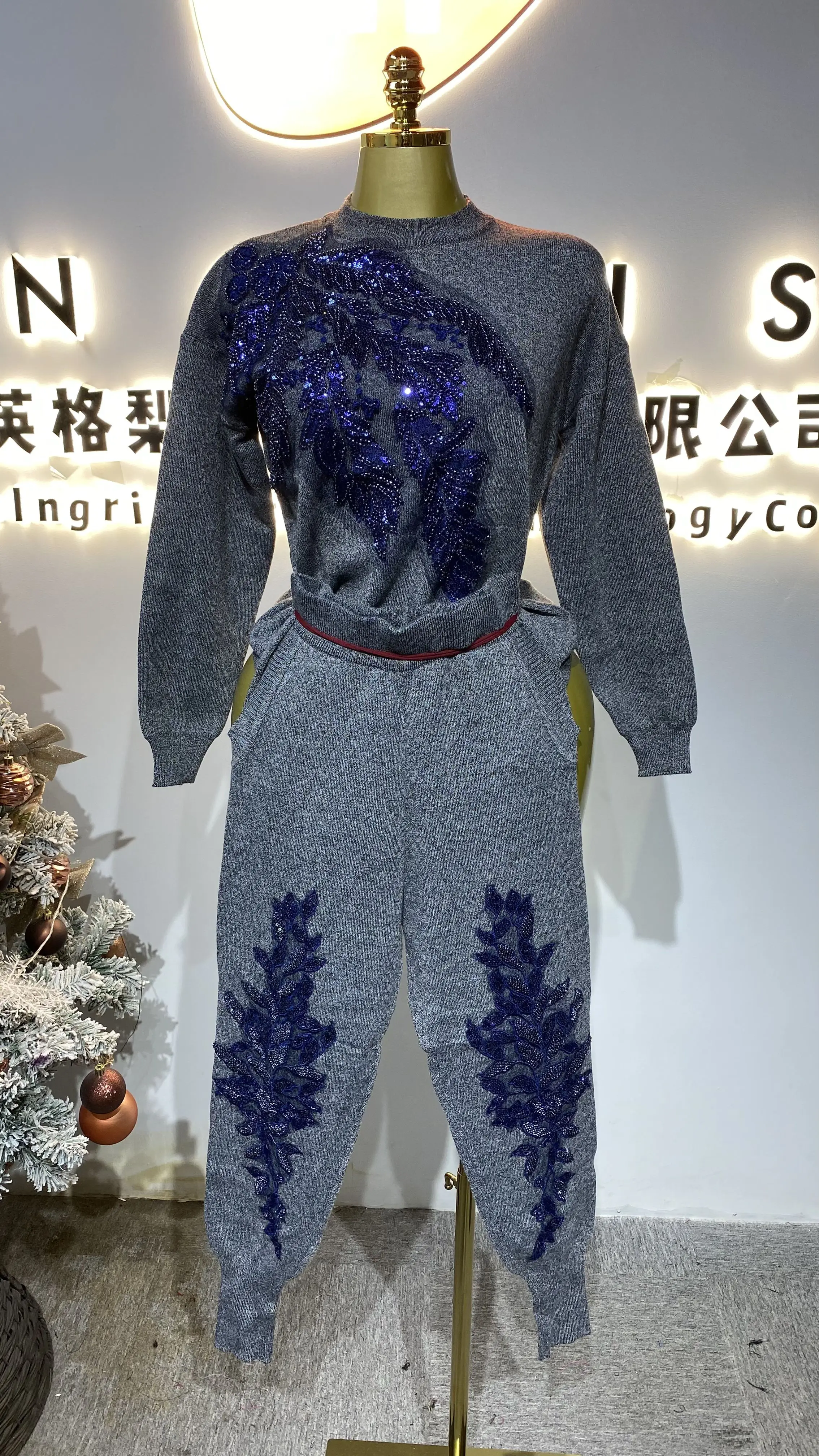

Casual women's knitted sweater and trousers with phoenix sequins, autumn and winter fashion two-piece set-GZXX549