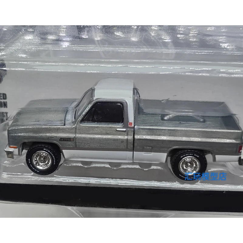 

Greenlight Diecast 1:64 Scale 1985 GMC C1500 Retro Pickup Varnish Edition Alloy Car Model Collection Display Toy Gifts