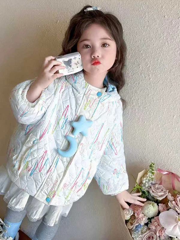 Modny koreański płaszcz dla dziewczyn na jesień 2025, nowy, słodki, luźny krój, długi płaszcz z kapturem, wzór w paski, zapinany na jeden guzik...