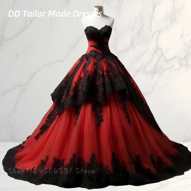

Customized Red And Black Gothic Wedding Dresses Lace Appliques Tiered Ball Gown Vintage Bridal Gown Sweetheart Lace-Up Corset
