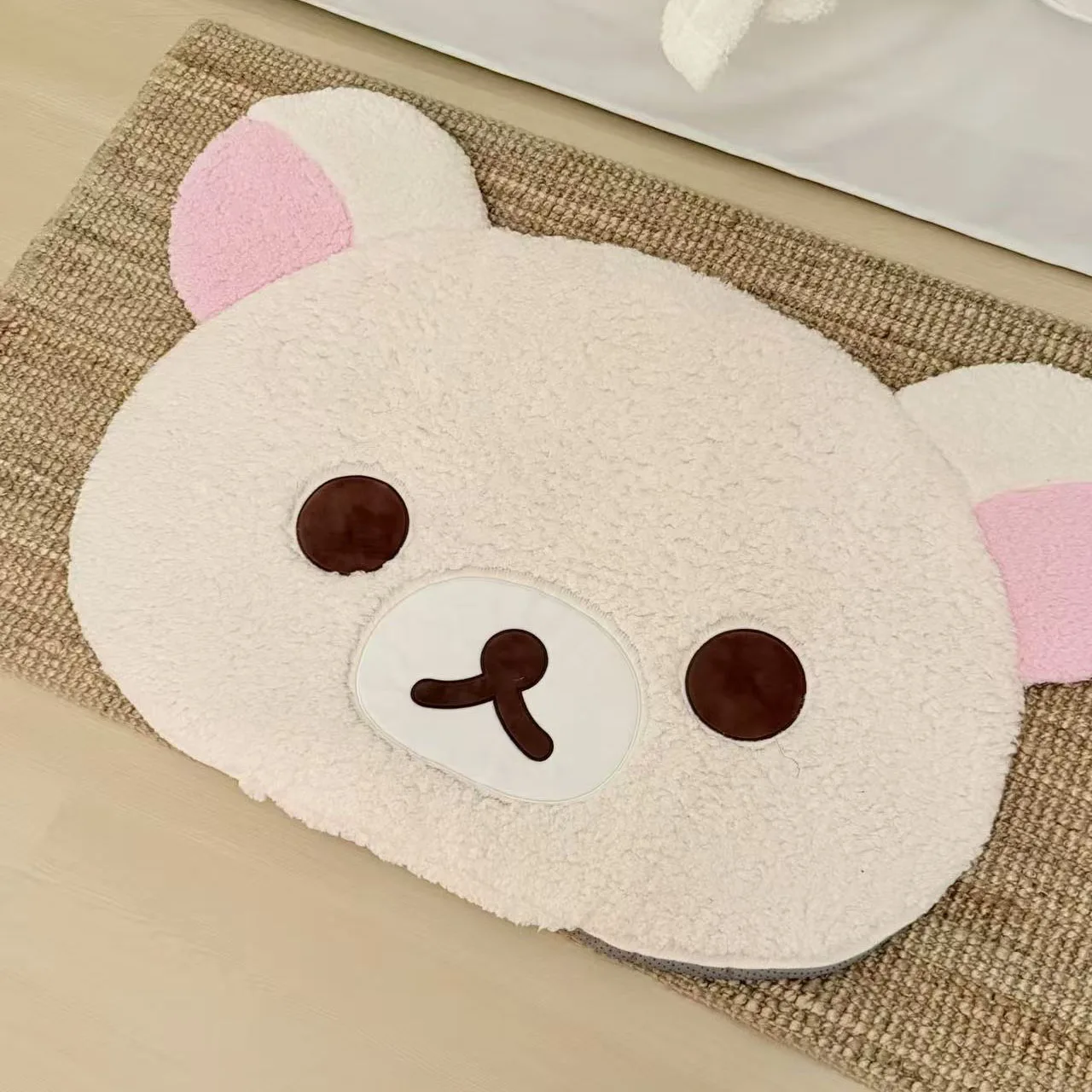 Cartoon Rilakkumas Plush Rug Kawaii Korilakkuma Bear Carpet Bedroom Chair Bedside Lounge Floor Mat Bathroom Doormat Home Deco