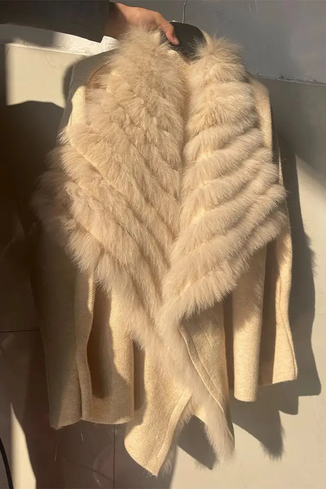 

​​2025 Faux Fur Trim Knit Coat Fox Like Collar Plush Cardigan Women Winter Thick Designer Warm Touch​​