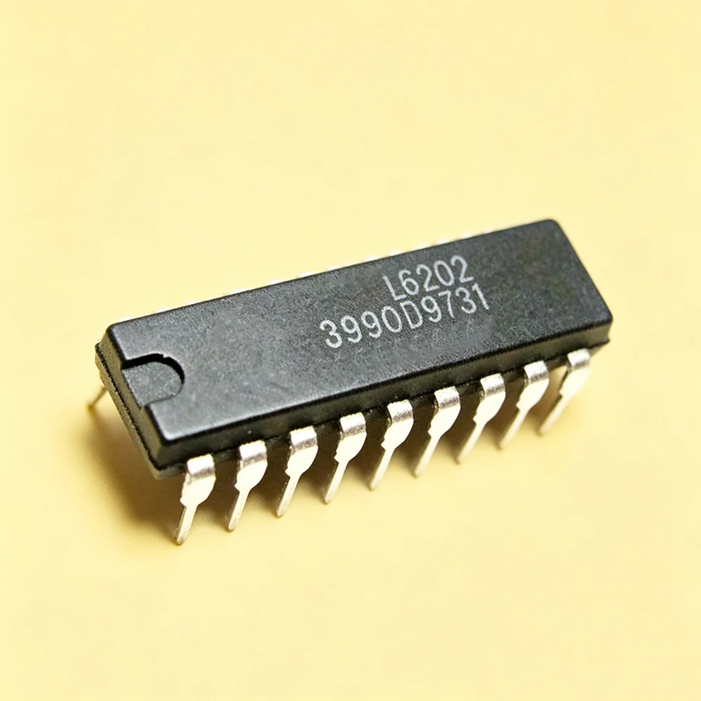 10pcs/lot 6202 L6202 DIP In Stock