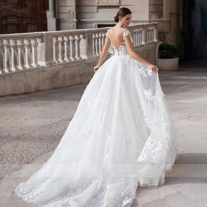 Luxury Wedding Dress 2022 Round Neck Lace Applique Tulle Elegant Ladies Bridal Wedding Dress Seaside Wedding Party Bridal Welcom