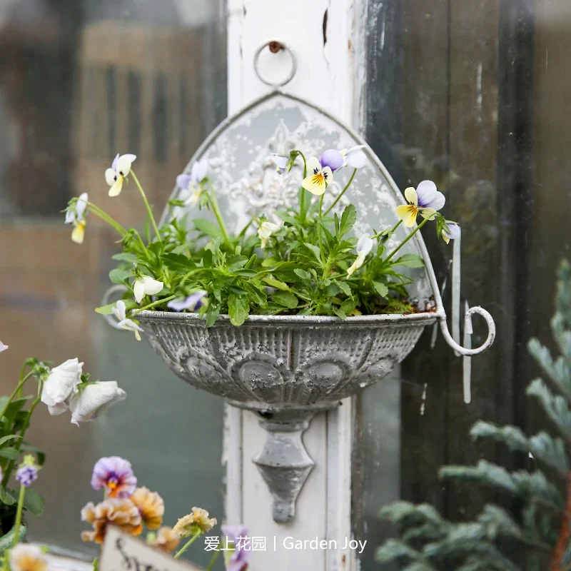 Metal Ironwork Hat Shape Wall Mounted Flower Basket, Garden Ornaments, Printed Relief Wall Flower Pot, Home Furnishings