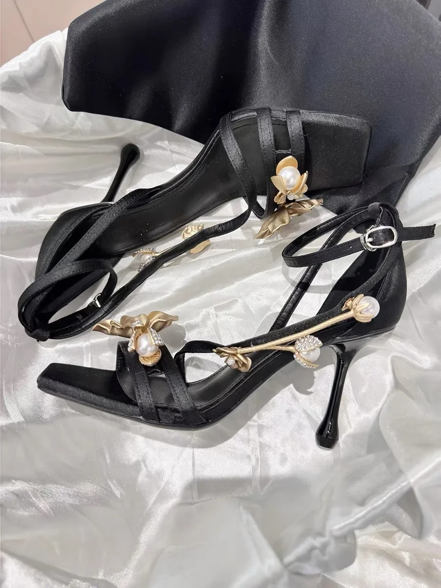 

Metal rhinestone flower high heels for women's 2024 summer new slim heel sexy square toe versatile French sandals