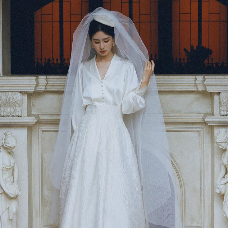 

French Satin Light Wedding Dress2025New Simple Long Sleeve Vintage Mori Style Going Out Sheer Hepburn Style Train Dress
