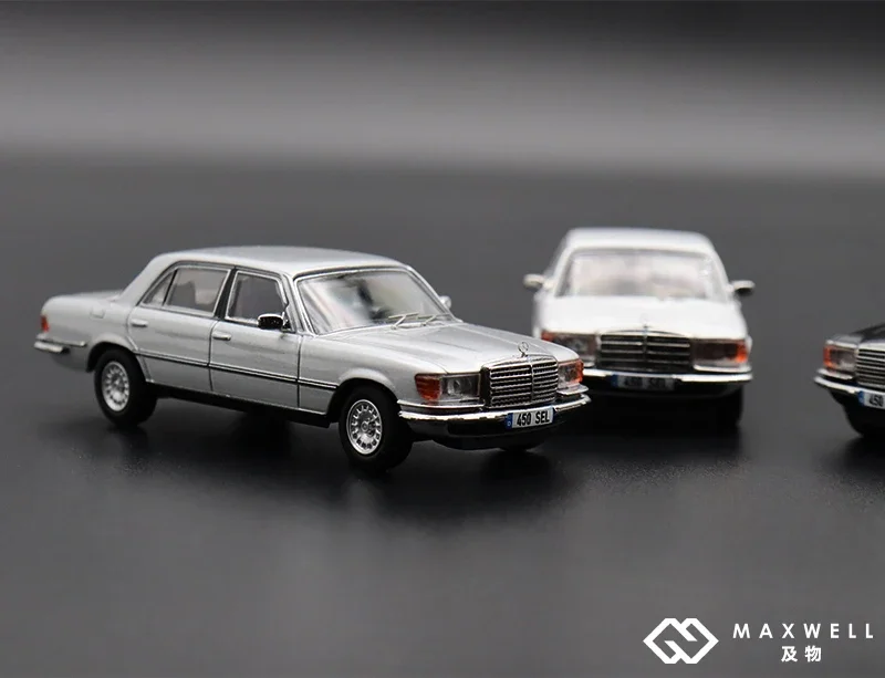 MaxWell 1:64 1976 S 450SEL W116 Silver / White / Black limited699 Diecast Model Car