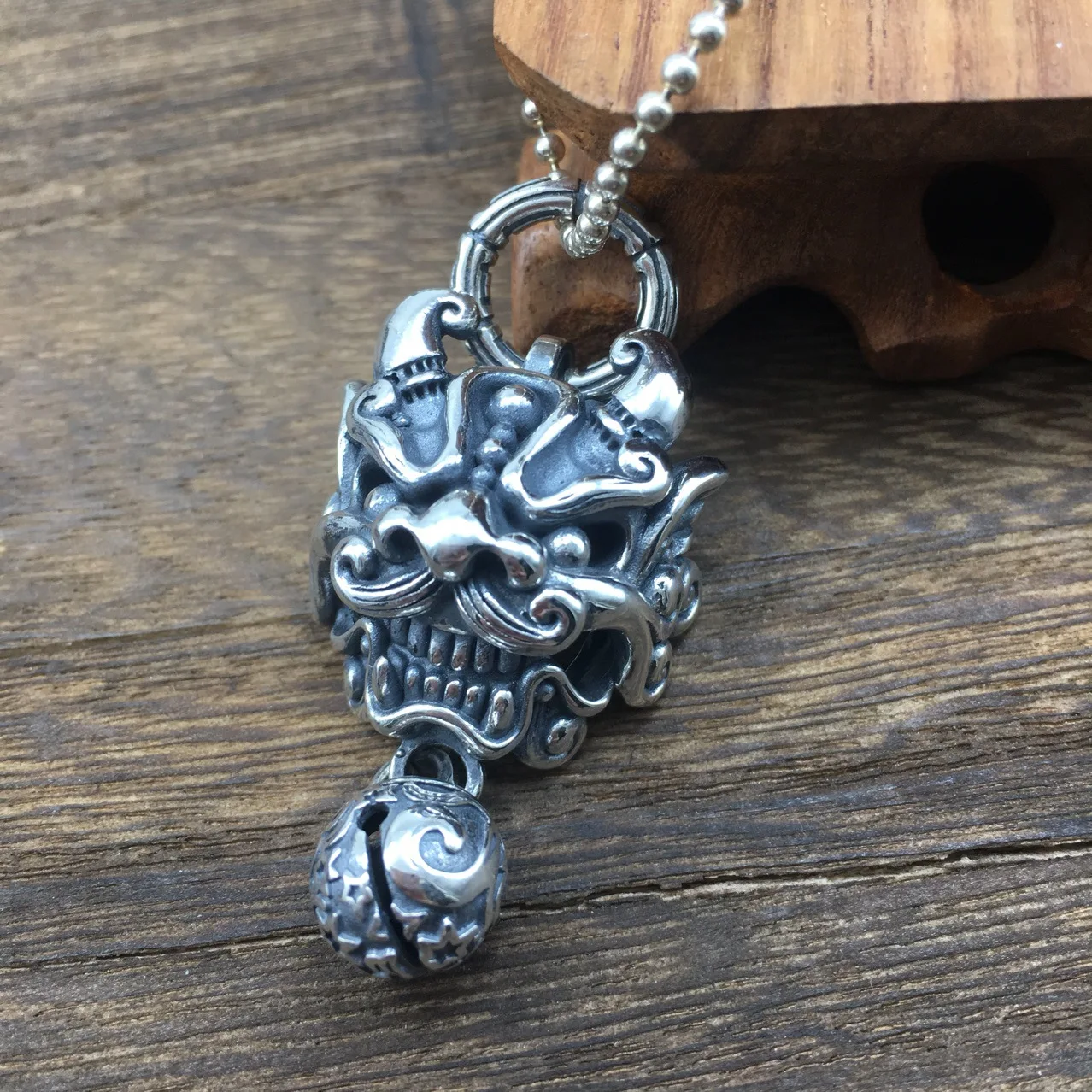 

s925 sterling silver ornament Chinese style lion men's and women's necklaces pendant Thai silver trendy bell pendant