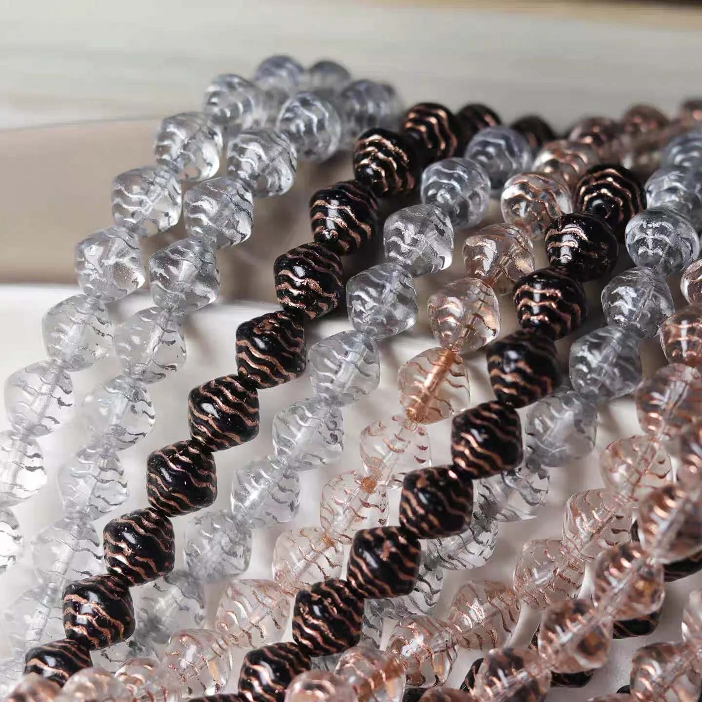 

20pcs 8mm Wholesale semi-finished glass beads for DIY jewelry making; necklace and bracelet handcrafted accessories.