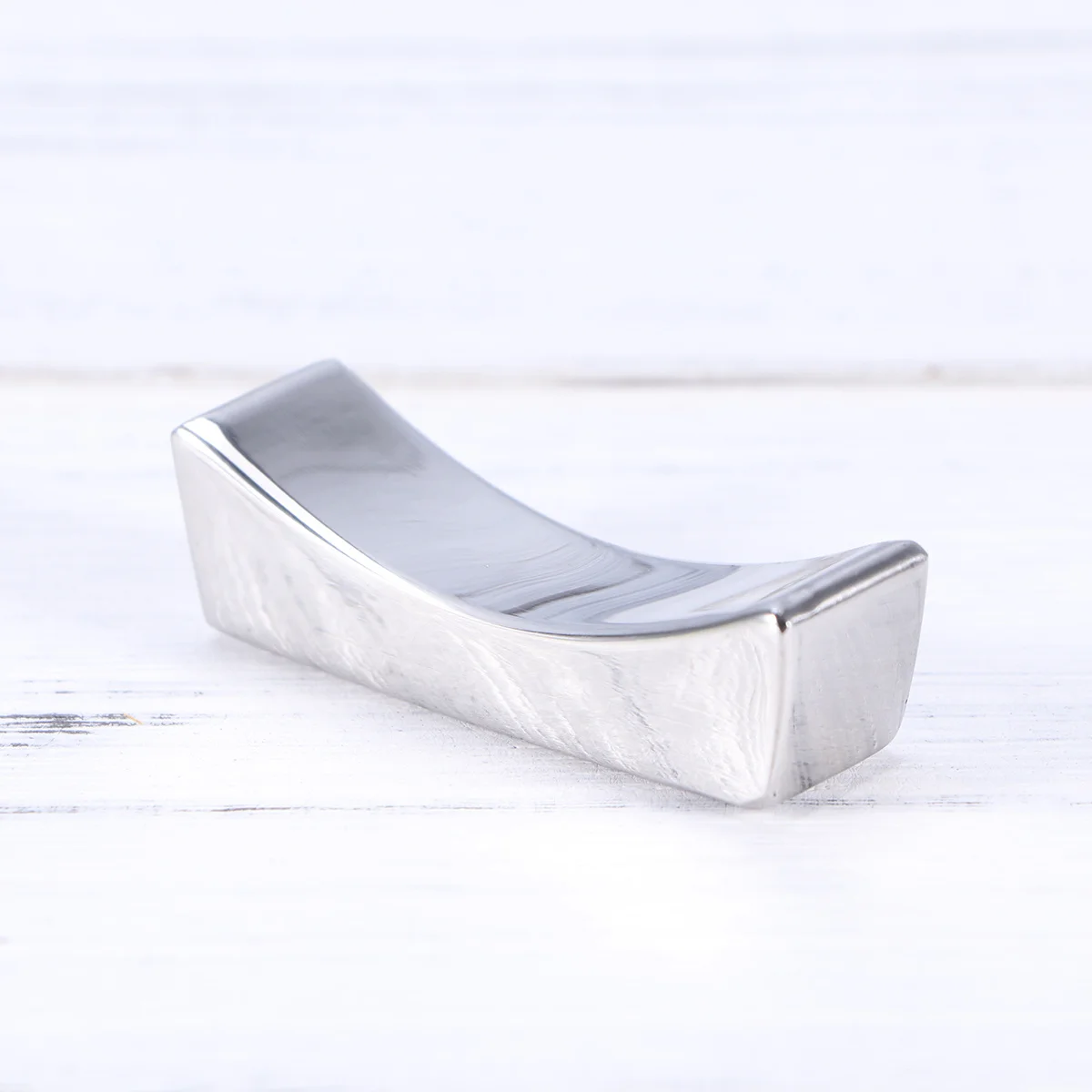 

1Pcs Stainless Steel Chopsticks Holder Elegant Gloss Polished Rack for Chopsticks Spoon Forks Rest Suitable Home Restaurant