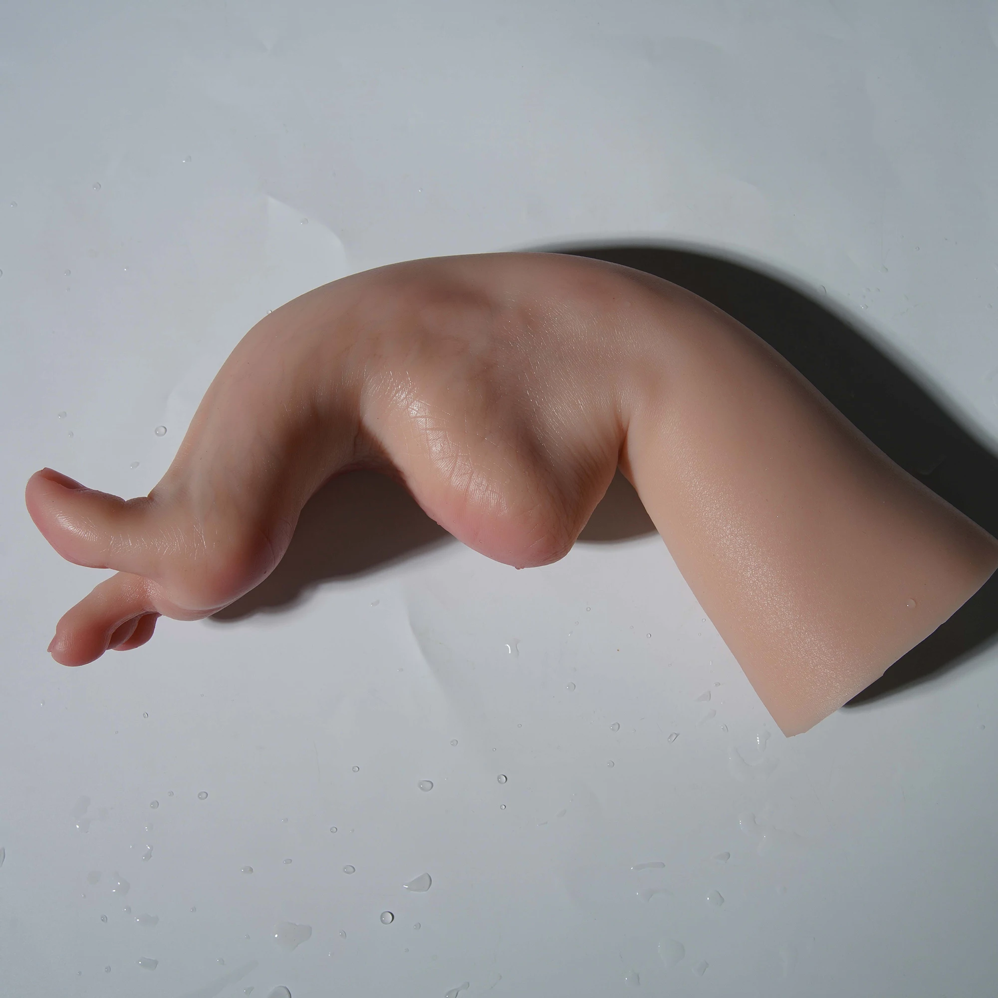 

Ultra-Realistic Silicone Foot Model - Lifelike Adult Female Feet for Photography & Display with Anatomical Toe Bones J3819