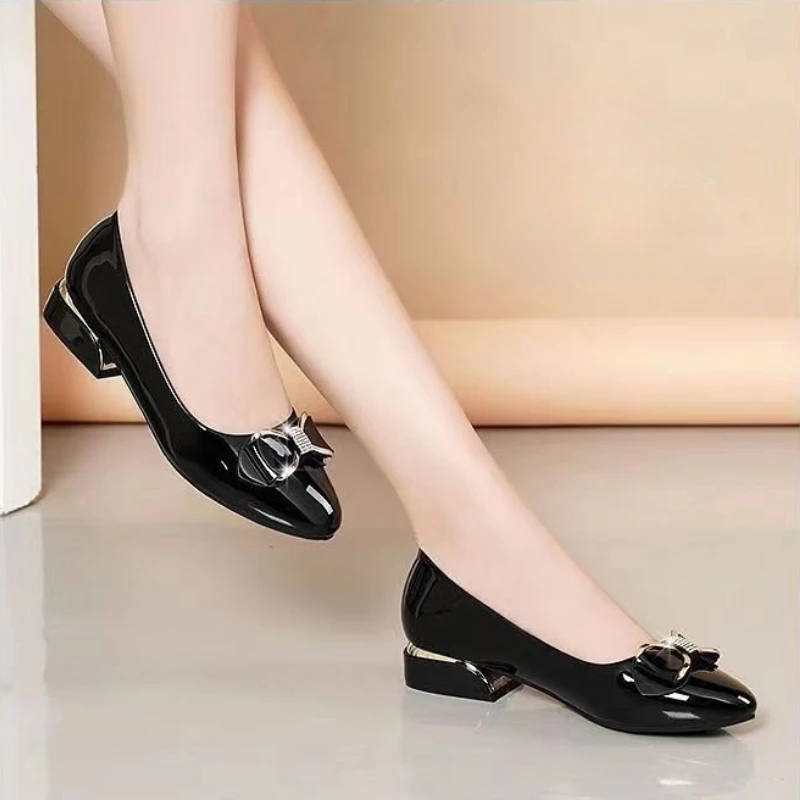 Elegante Damenschuhe mit Schleifendekor und Niedrigem Absatz, Glänzende Lackleder-Komfortschuhe für Frühling, Büro & Hochzeit