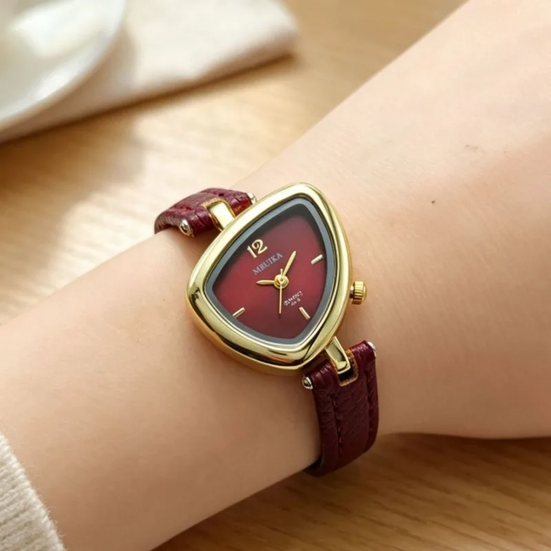 Irregular Triangle Women Watch Fashion Leather Strap Ladies Quartz Watches Luxury Gift Brand Wristwatches Relojes Para Mujer