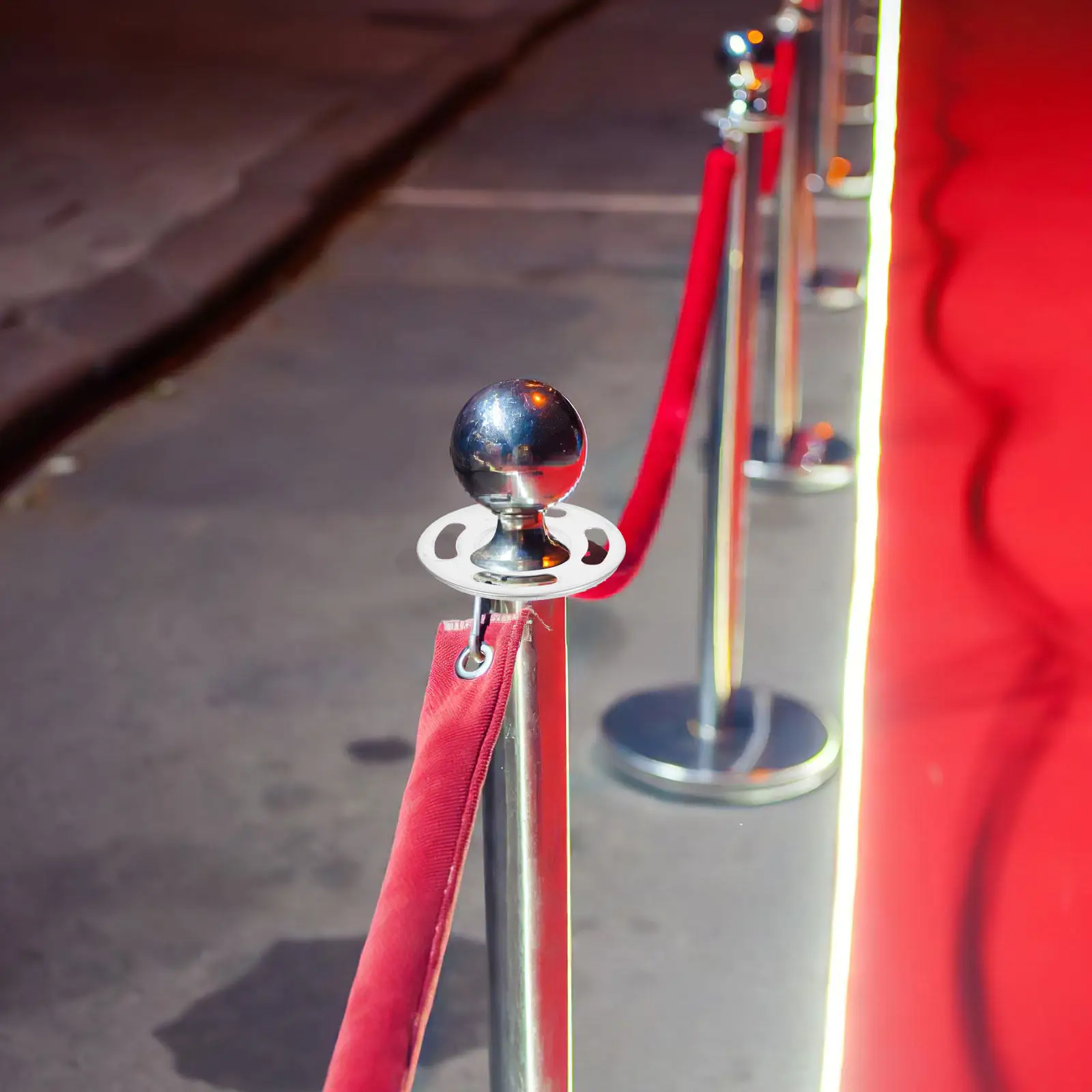 2Pcs Stainless Steel Rope Barrier Hooks Stanchion Post Hanger Accessories for Crowd Control Barriers Theaters Restaurants