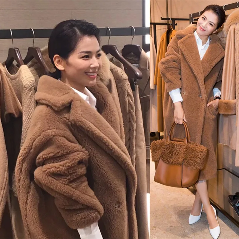This loose fur one-piece mixed coat for women's mid-length trench with thickened lambing