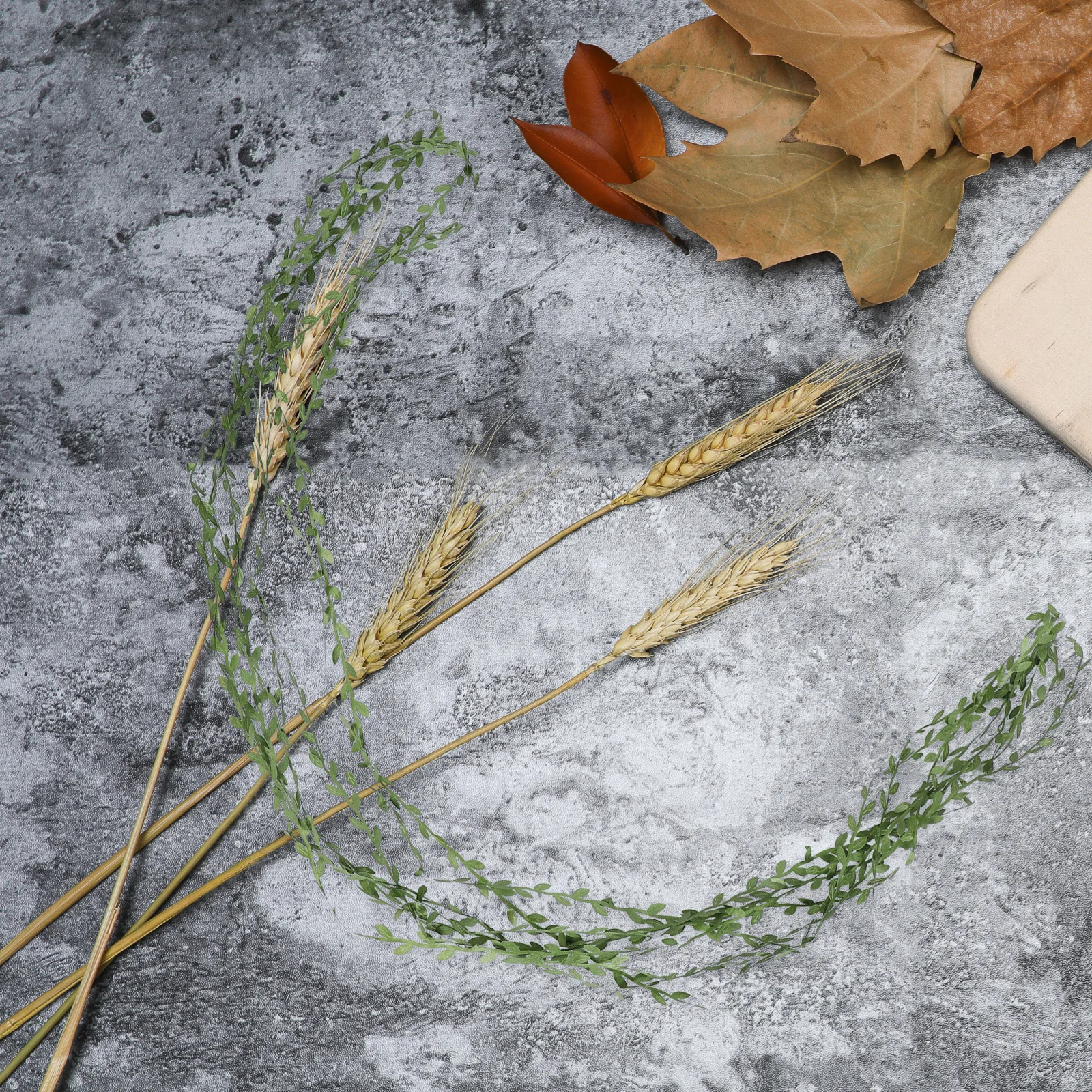 

3Pcs 20M Simulated Willow Leaf Vine Garland Artificial Green Leaves Stem for DIY Home Decor Office Patio Wall Garden Decoration