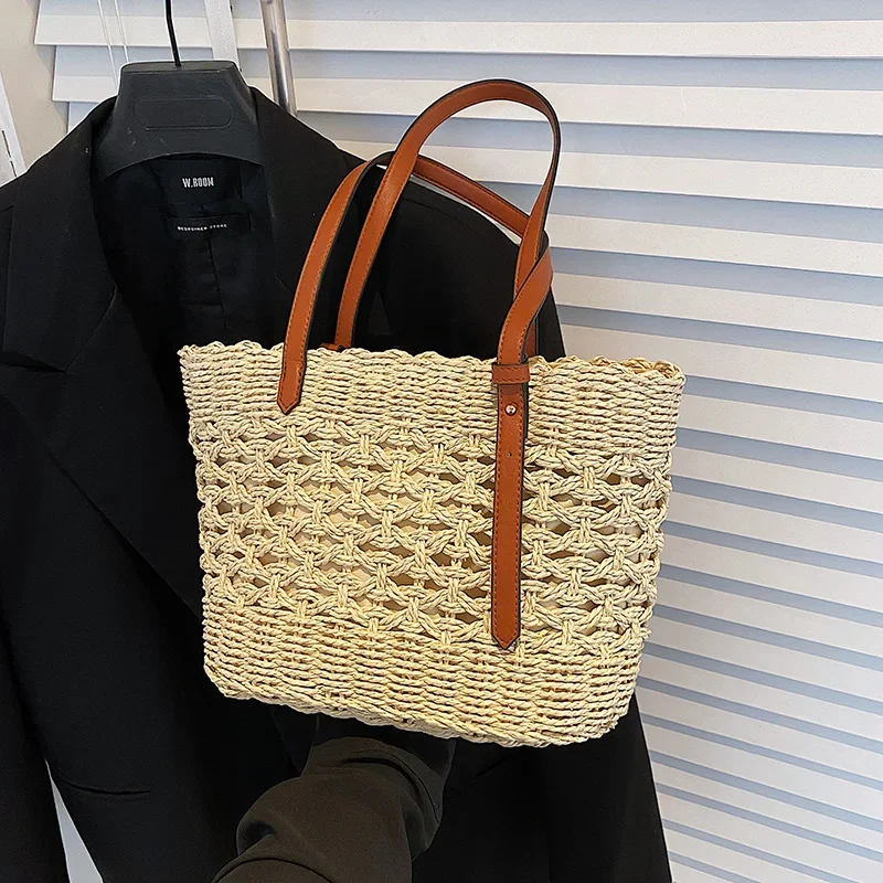 Fashion Hollow Out Woven Bag Large Capacity Beach Holiday Trend Bag Handwoven Adjustable Shoulder Shopper Bag Designer Handbag