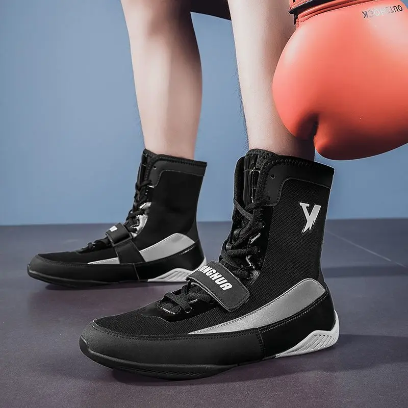 High-top Boxing Shoes Professional Training Shoes Soft-soled and Light Wrestling Shoes Protect The Ankles Breathe Dry Quickly