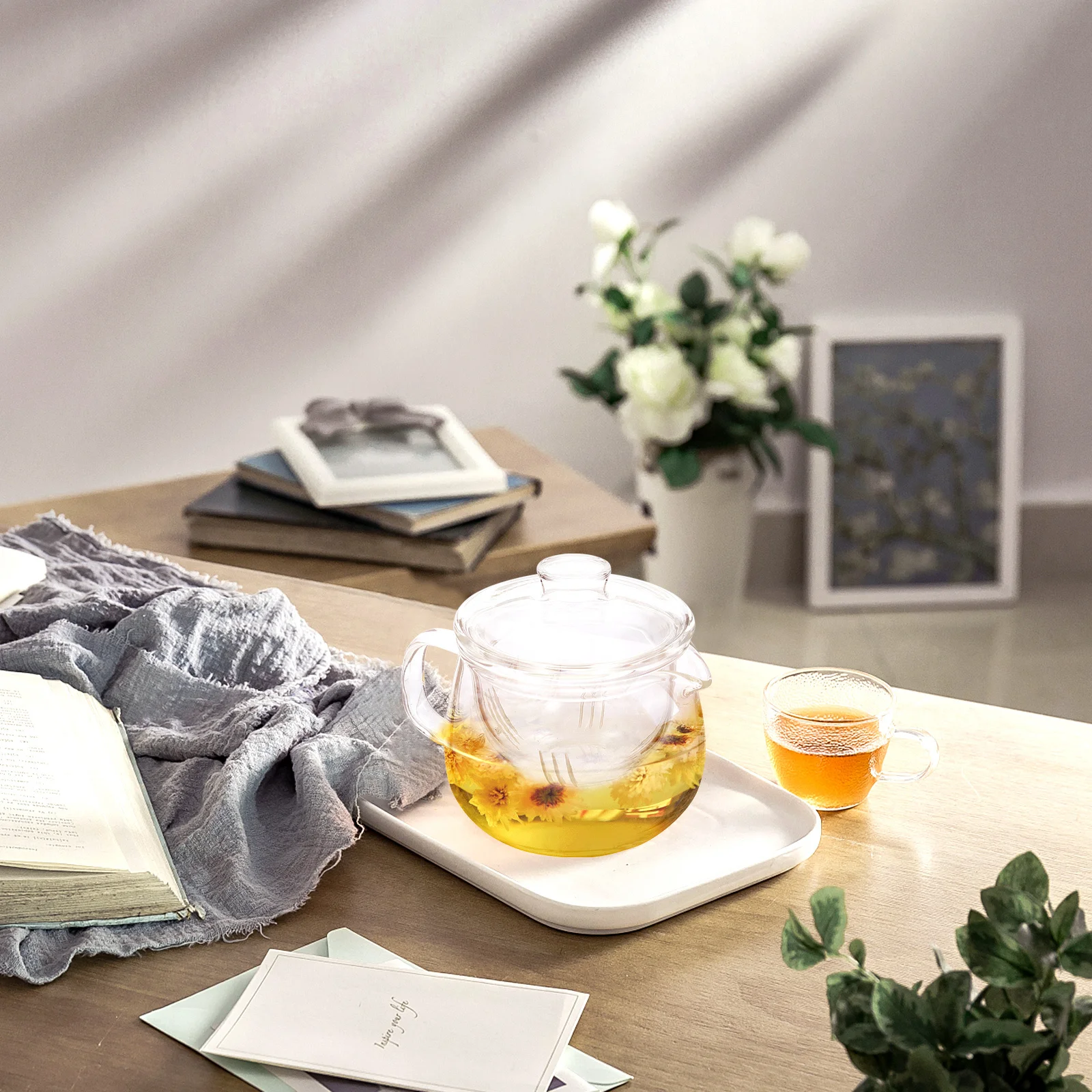 

Transparent Handled Glass Teapot Heat-Resistant Tea Pot Suitable for Green Herbal Medicinal Tea Brewing