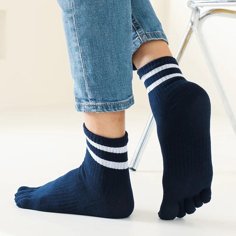 1 Pairs Man 5 Finger Socks Soft Cotton Black White Striped Fashion Simple Party Dress Tube Socks Husbands Fathers Sokken