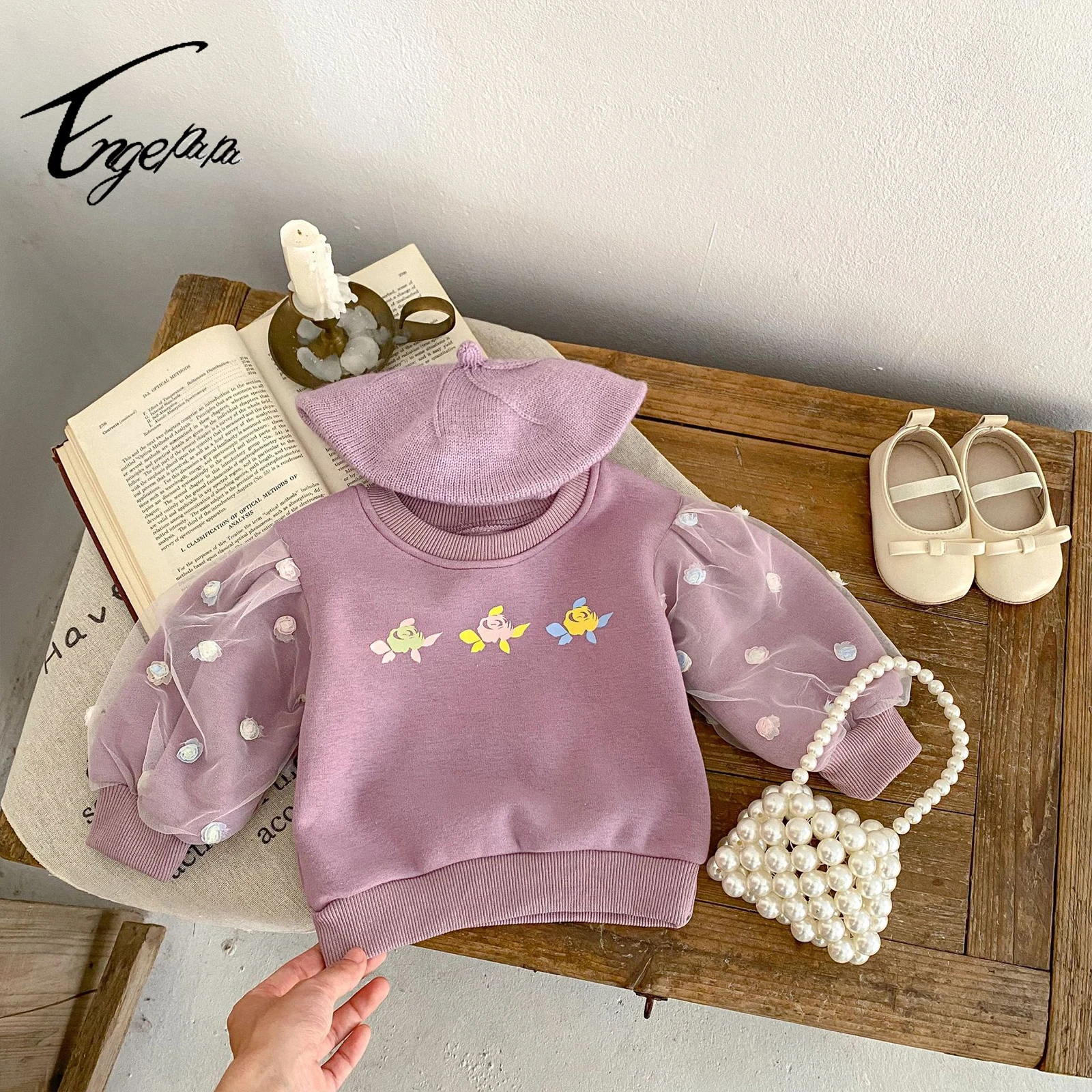 Winter New Baby Girls and Infants 0-2 Years Old Children's Flower Cut Mesh Long Sleeve Fashion Plush Top Pullover Sweater