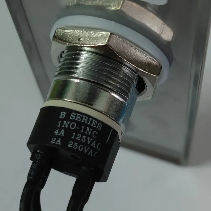 10pcs Metal Door Exit Button With Key Support 4A 110V/ 2A 220V/ Stainless Steel Dimensions:115Lx40W(Mm)