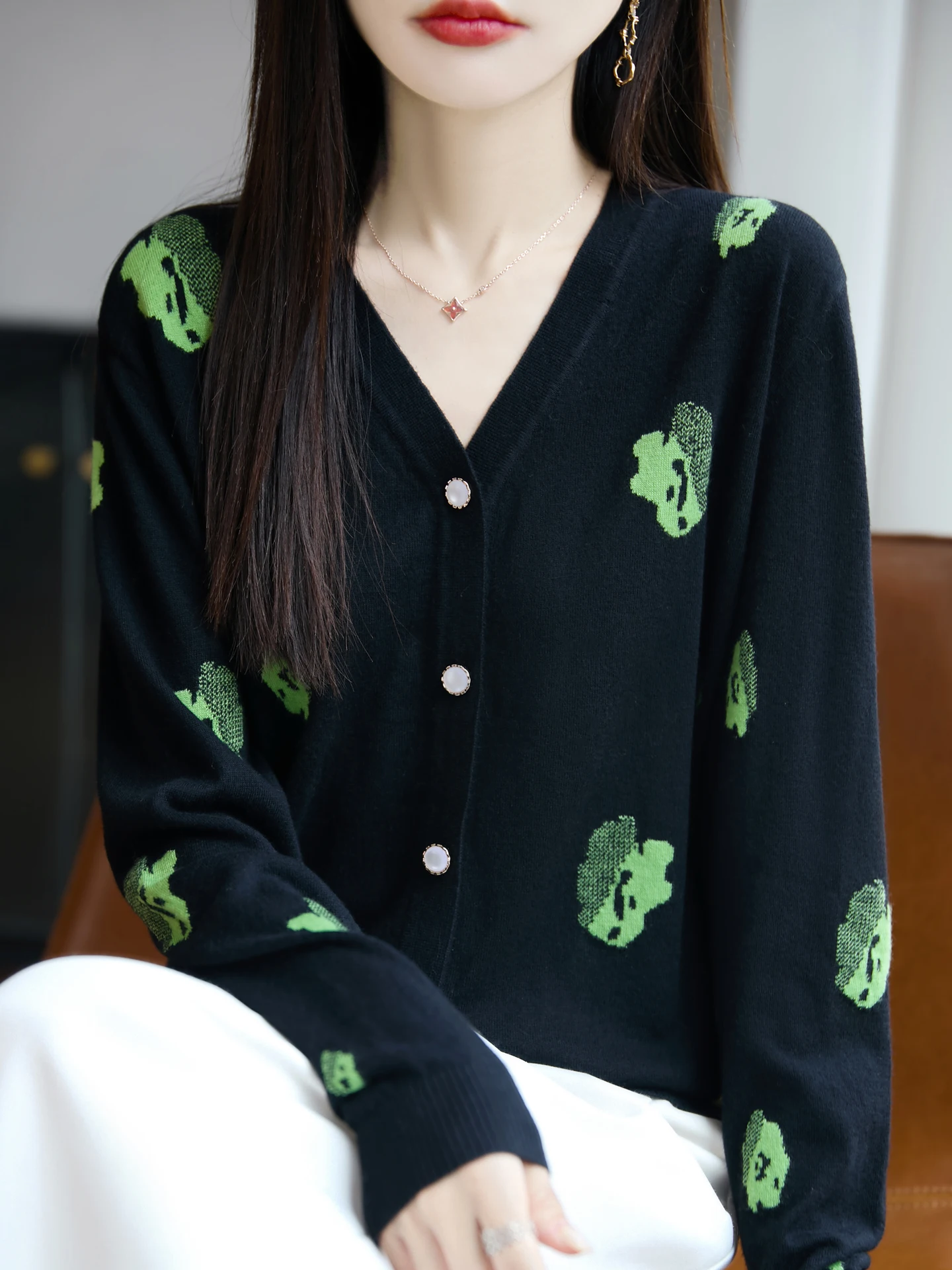 25New خريف شتاء الصوف سترة طويلة الأكمام كبيرة الحجم سترة سترة برقبة على شكل v المرأة الجاكار تريكو معطف موضة الترفيه نمط