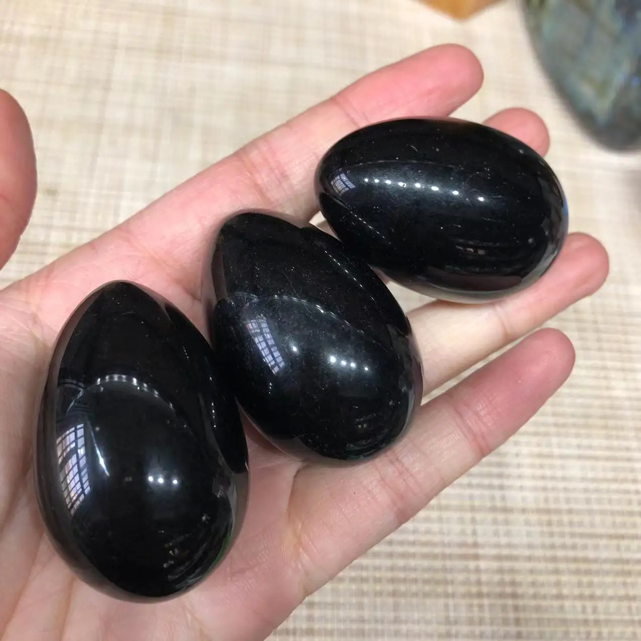 1pcs Natural Black Obsidian Egg Polished Stone Yoni Egg Crystal Healing Reiki Metaphysical Powerful Meditation