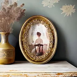 Vintage Oval Photo Frame 5.8x7.3inch Old Fashioned Handmade with Wall Hook European Styled for Housewarming Parties Accessory
