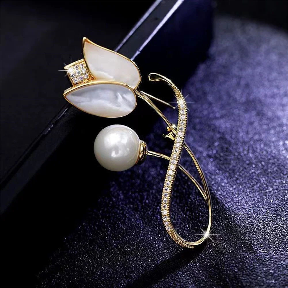 Tulip Flower Brooches Women's Elegant Temperament Rhinestone Brooch For Girls Suit Pins Fashion Clothing Wedding Jewelry Gifts