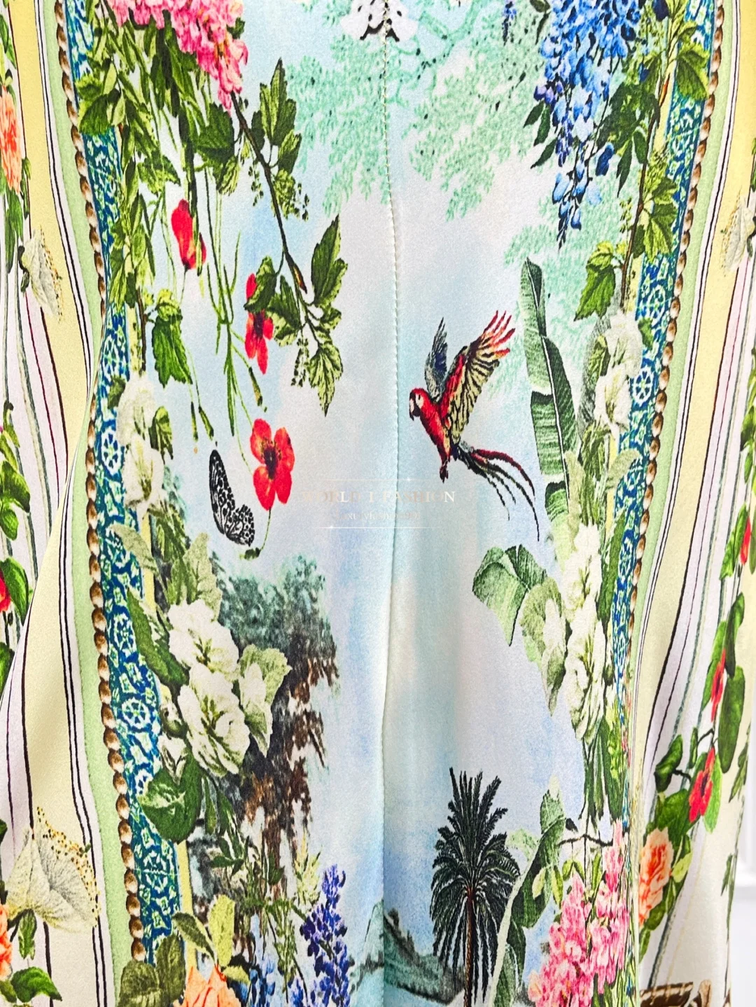 Abito longuette con scollo all'americana in vita ritagliata per le vacanze Nuovo senza maniche con stampa floreale gialla in seta di alta qualità