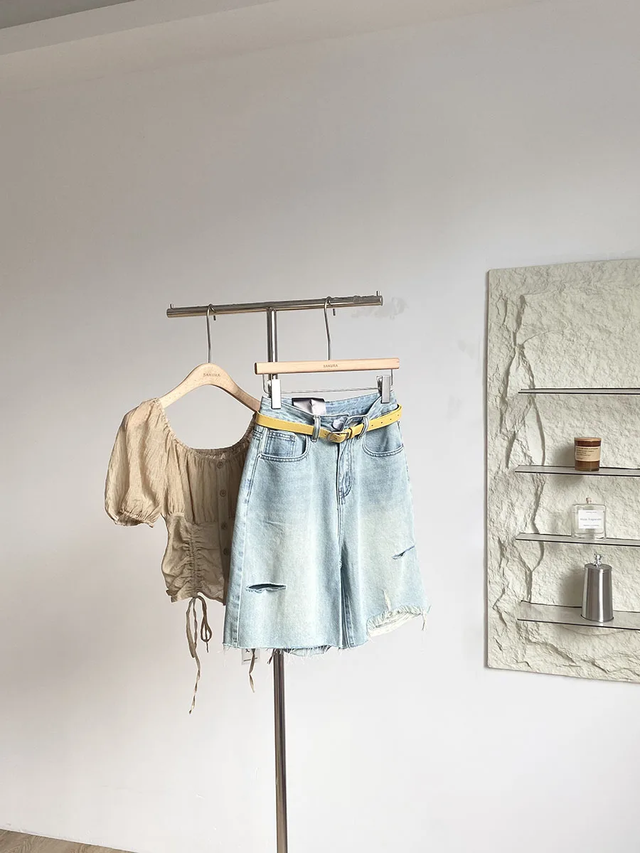 

Summer 2025 High Waist Blue Hole Denim Pants Women's Fashion Belted Versatile Five-Quarter Length Jeans Stylish Slimming Effect