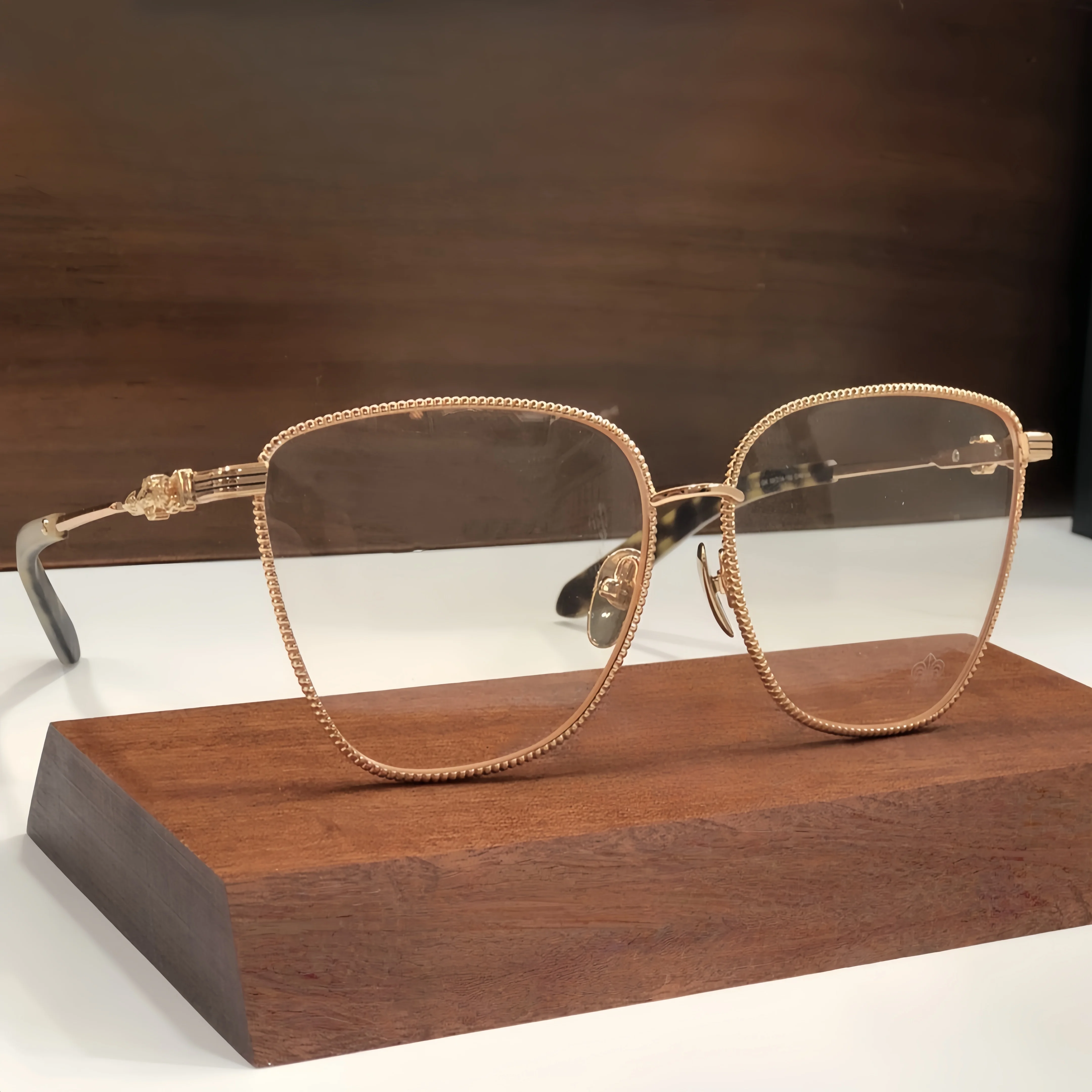 

2024 New Optical Fashion Men's Retro Glasses Frame High Quality Polygonal Women's Luxury Optical Reading Prescription Eyeglass