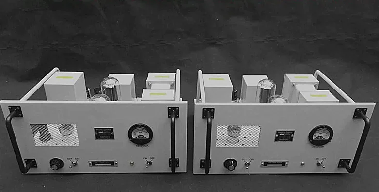 

Ламповый усилитель мощности с лентикулярной связью 300B, параллельный 845, одноконденсаторный, левый и правый каналы 5U4G