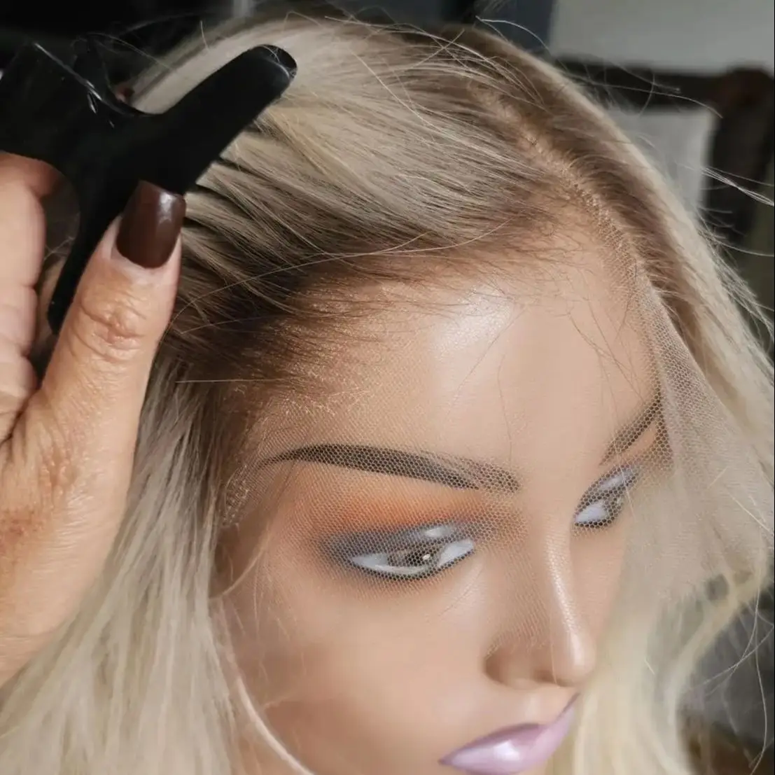 24 Inch Ombre Light Blonde Synthetic Wig Melt Dark Roots Middle Part 13x4 Lace Front Wig Glueless Loose Wave for Daily Use