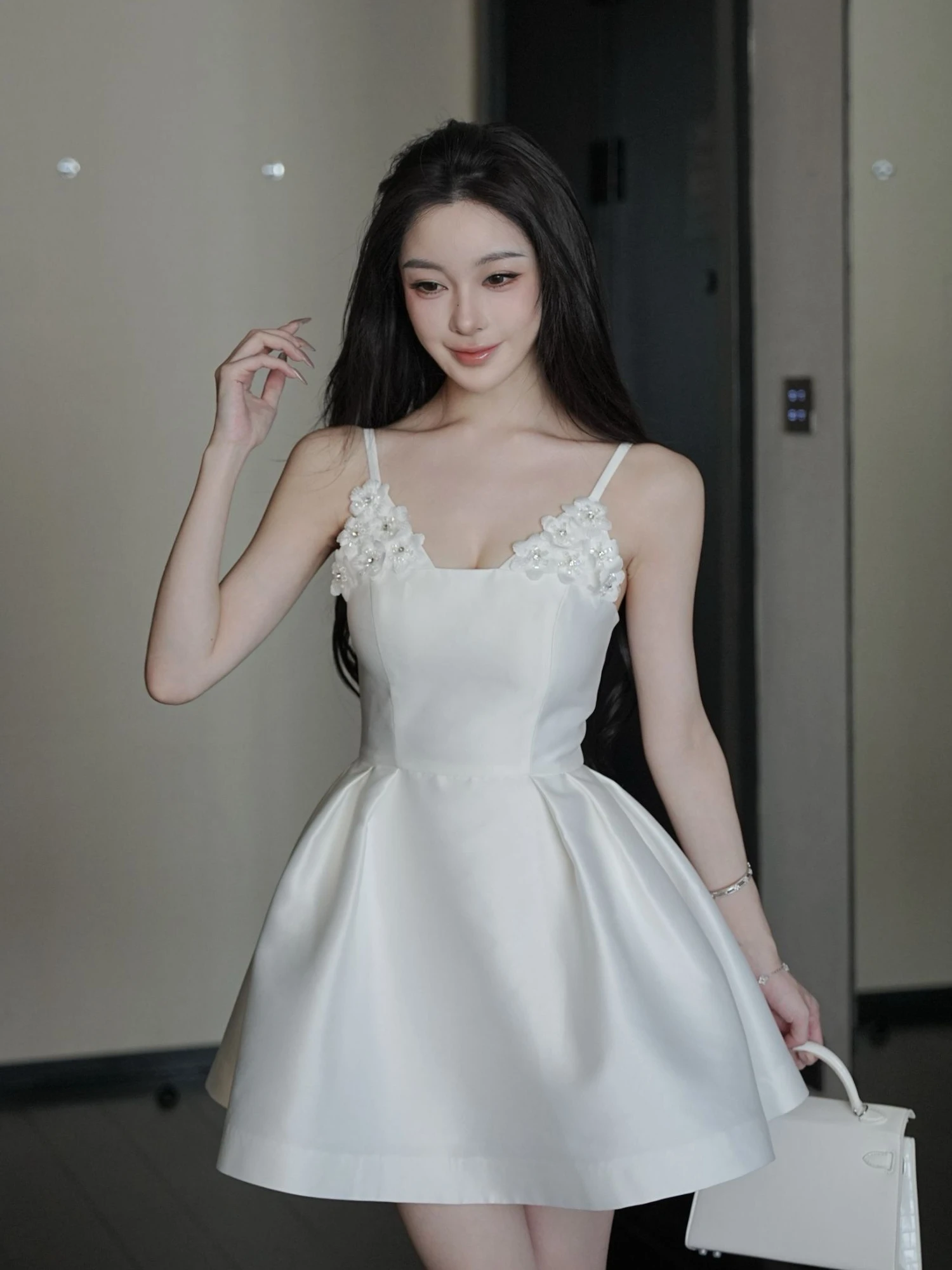 

Youenbb Sicily Floral Design Heavy Sense White Flower Waist Cinched Strapl Moonlight Dr V-ne No-sve Polyester Dr