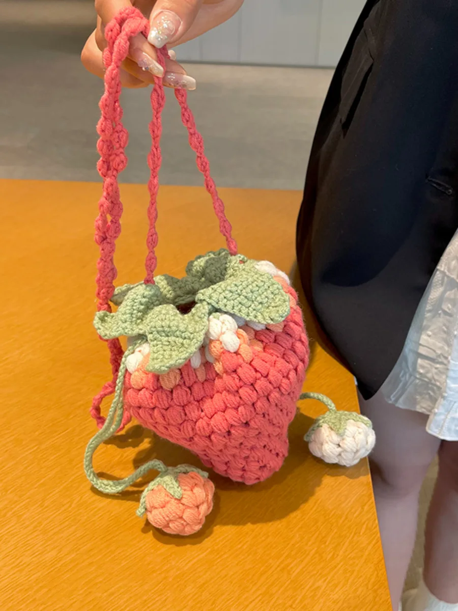 Sweet Strawberry Shaped Hand Woven Lovely Fruit Shape Messenger Bag Cute Storage Bag Strawberry Bag Knitted Crossbody Bag 2023