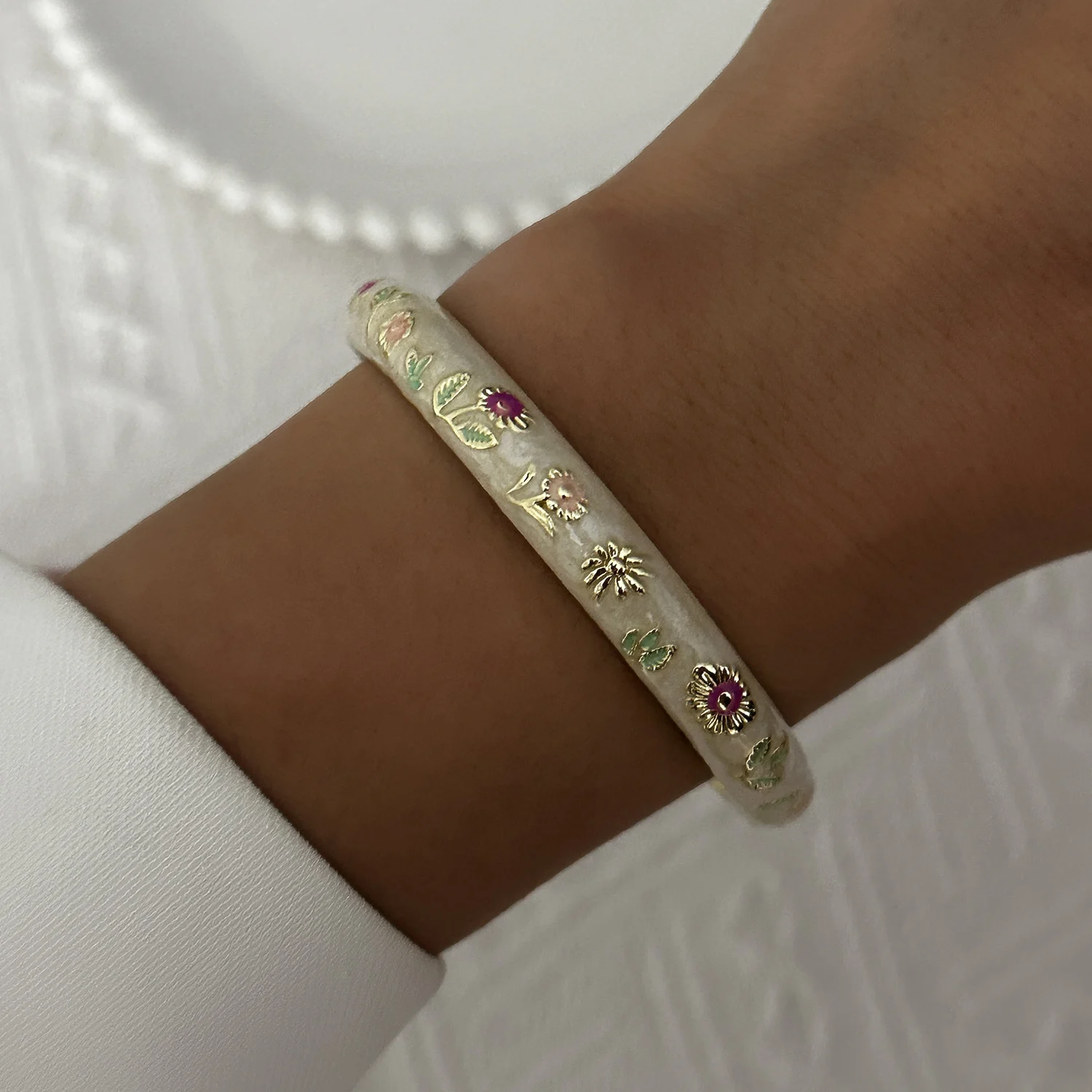 Trendiger Emaille-Vintage-Cloisonné-Armreif für Damen, böhmisches, farbenfrohes, florales Frühlingsarmband, ethnische Charms, Schmuckzubehör