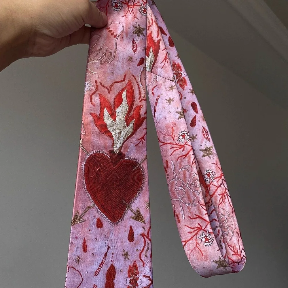 Vintage Heart Flame Tie Gradient Pink Y2K Romantic Neck Scarf Embroidery Pattern Lightweight Women's Neck Tie Fashion Accessory