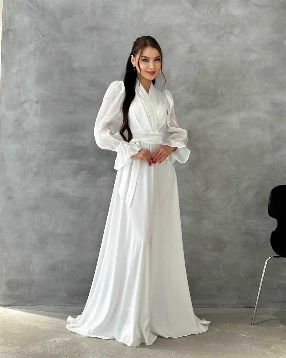 Vestido de noche personalizado, exquisito tul blanco, cuello en V, hombros descubiertos, mangas largas, corte en A, largo hasta el suelo, cinturón, vestidos de fiesta