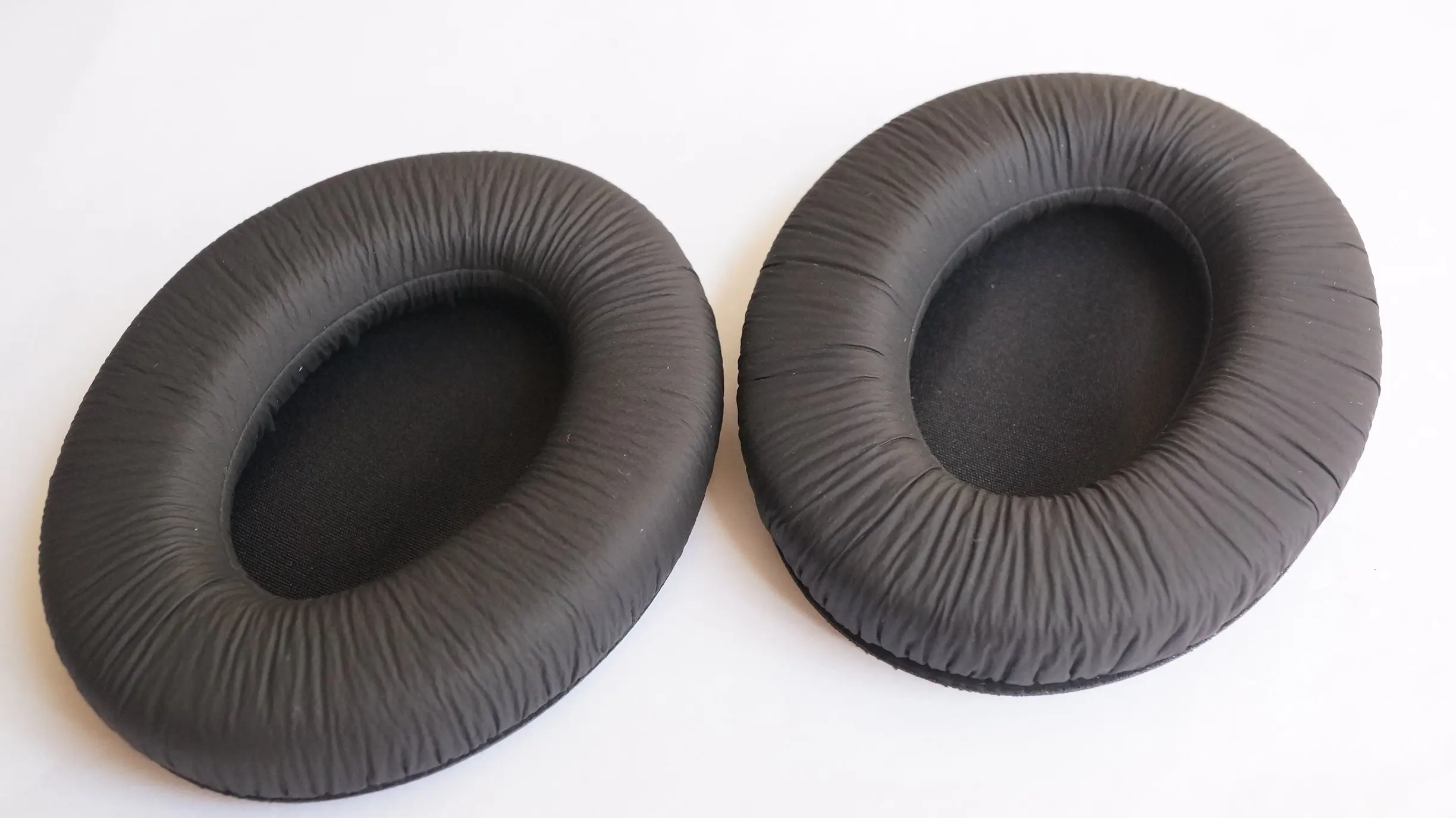 อะไหล่หูฟัง + แผ่นรองหูฟังเข้ากันได้กับ HD418เซนไฮเซอร์/428/438/448/419/429/439/449/200 Pro HD451/461i/471 (1ชุด)