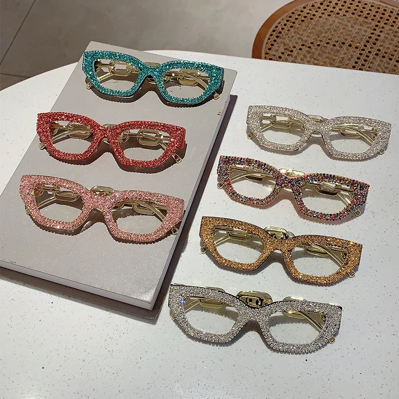 Luxury Diamond Rhinestone Vintage Brand Designer Sunglasses Women For Female Sun Glasses Punk Popular Chain Party Shades UV400