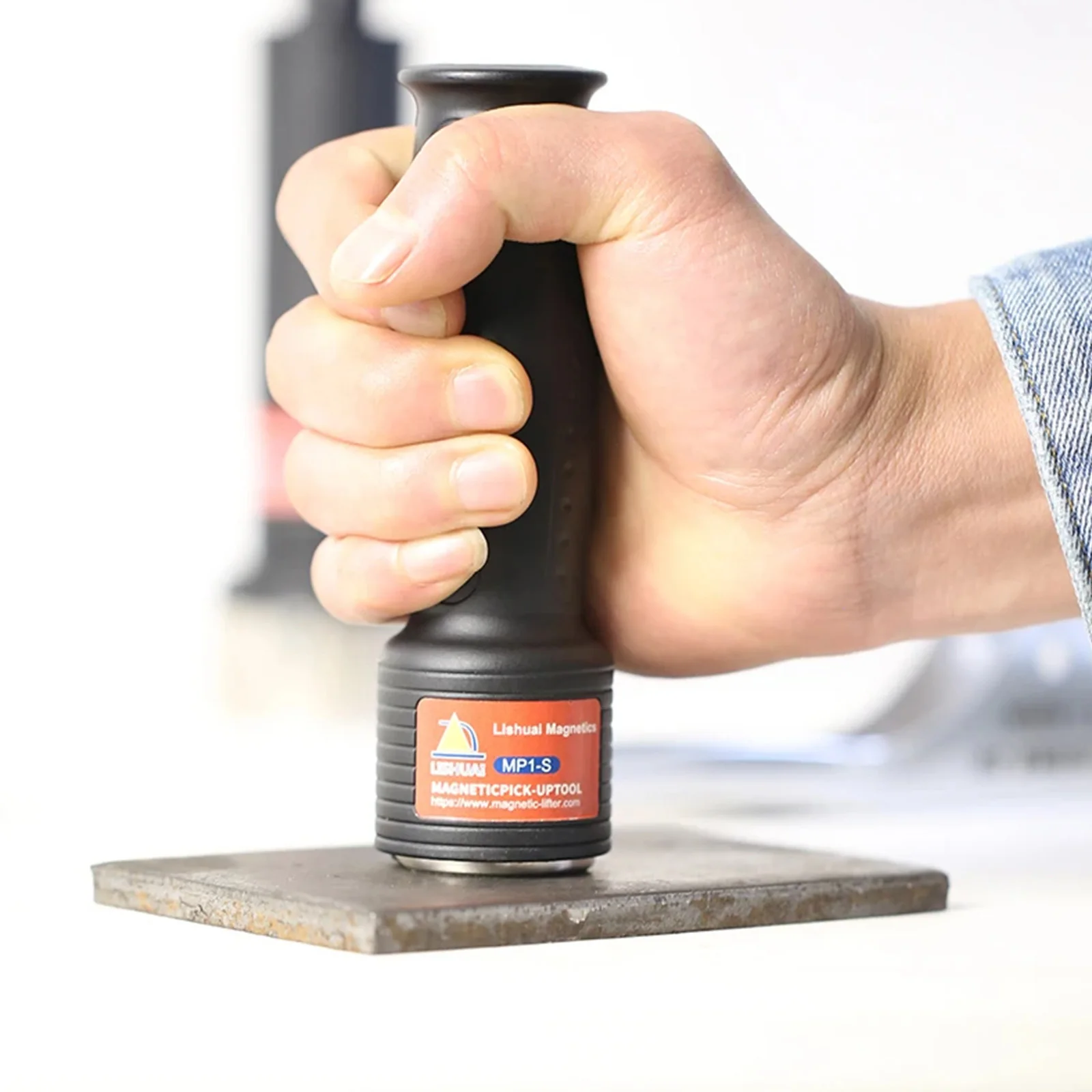 

8kg Push-Pull Magnetic Pickup Tool with Strong Suction for Metal Bars Magnets and Lifting