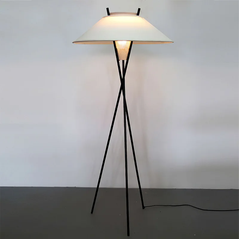 Simple light luxury living room bedroom study designer creative fishing vertical minimalist art floor lamp