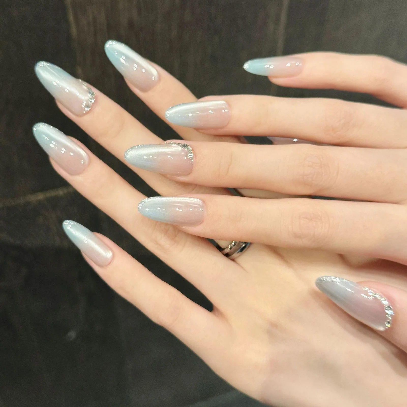 10pcs Blue Gradient Nude Press On Nails Flash Cat Eyes Handmade False Nails Wearable Rhinestone Glitter French Fake Nails Almond