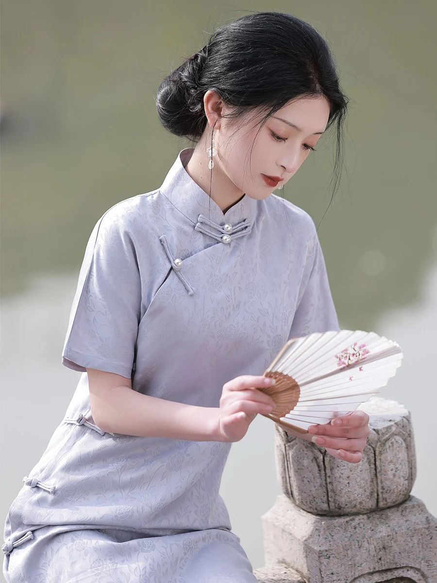 

Новая женская повседневная блузка с длинным рукавом и полной застежкой на пуговицах, традиционный стиль, для студенток колледжей, коллекция 2025 года.