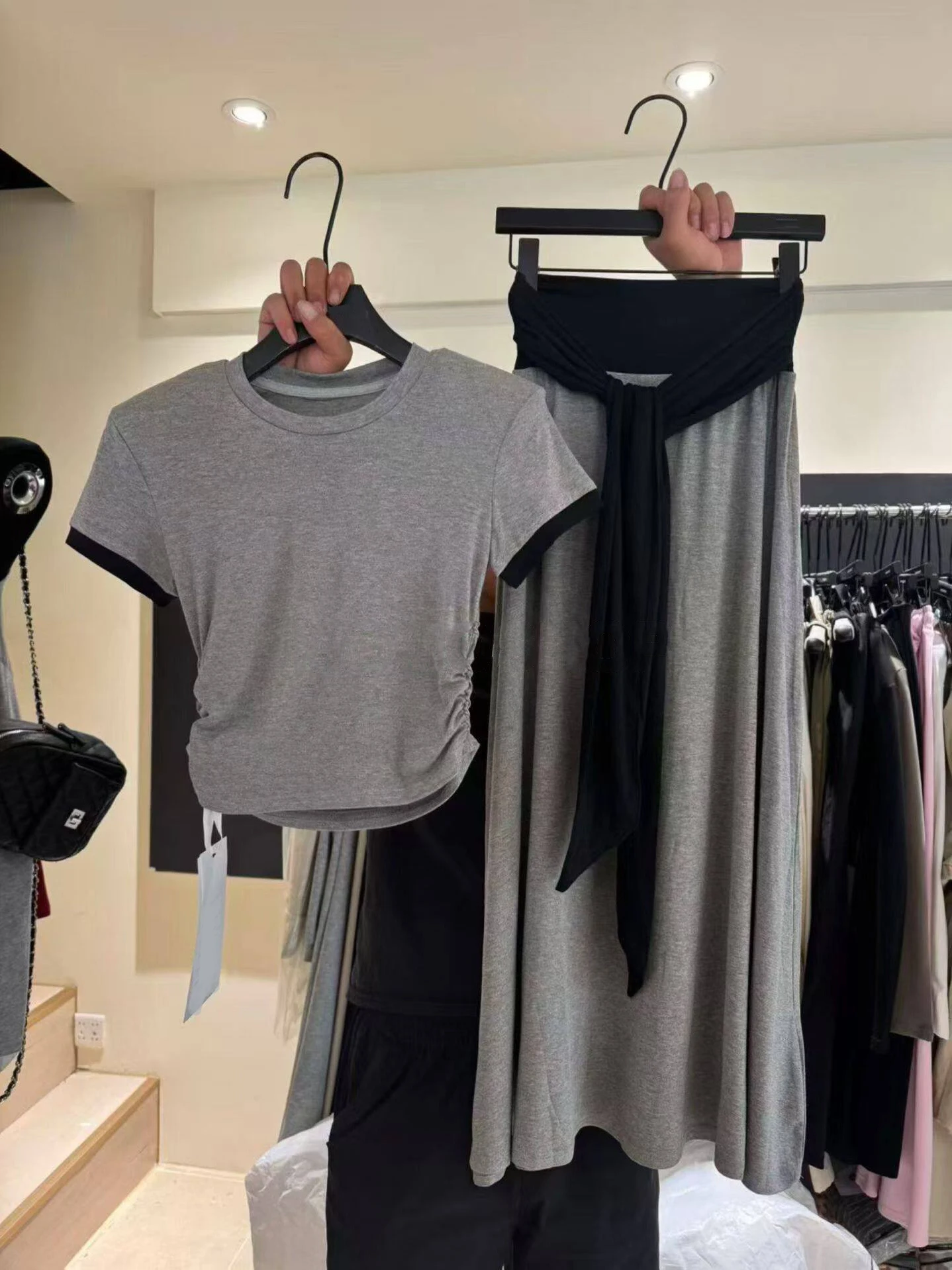

Slimming Short Sleeve Color Block Half Skirt Women's Fashion Set 2026 New Arrival High Waist Pear Shape Casual Summer Outfit