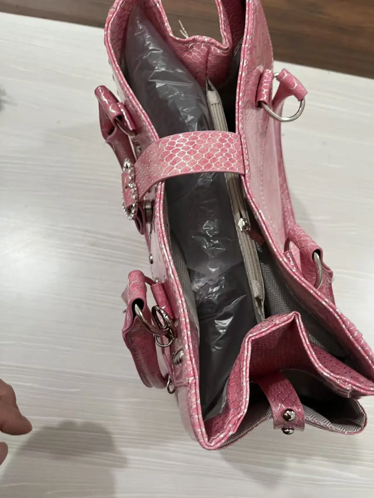Umhängetasche mit Krokodilmuster und Prägung, Damenhandtasche mit großem Fassungsvermögen, Designer-Aktentasche, Y2k-Mädchen-Pendlermode-Handtasche, Rosa – Detail 22